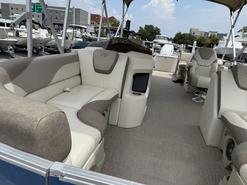 Slide: The Image of Avalon 2385 LSZ QL 2023 - 21
