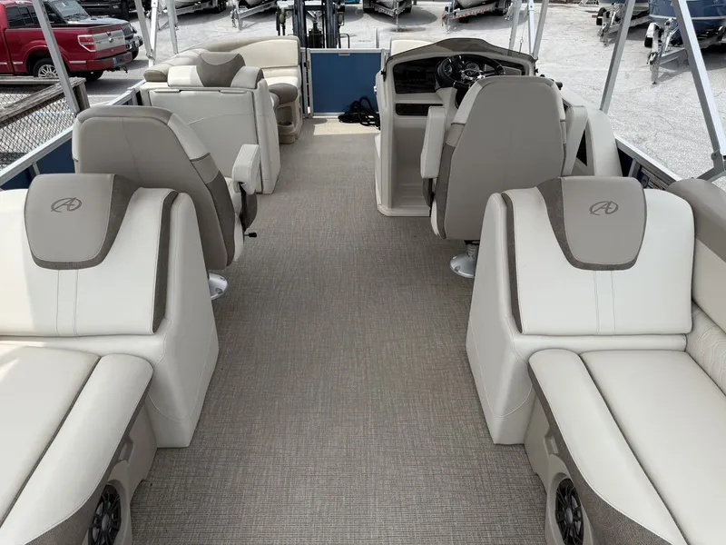 Slide: The Image of Avalon 2385 LSZ QL 2023 - 43