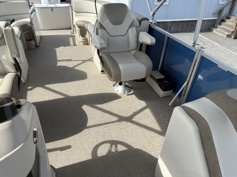 Slide: The Image of Avalon 2385 LSZ QL 2023 - 24