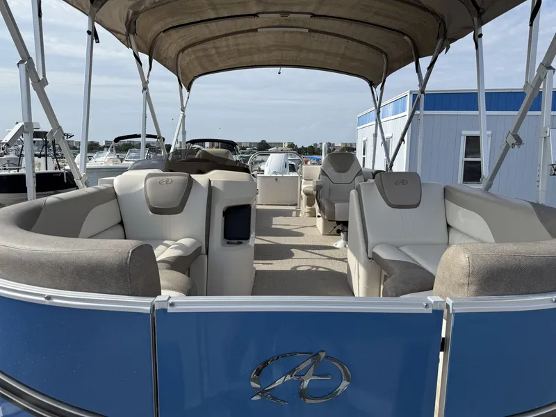 Slide: The Image of Avalon 2385 LSZ QL 2023 - 17