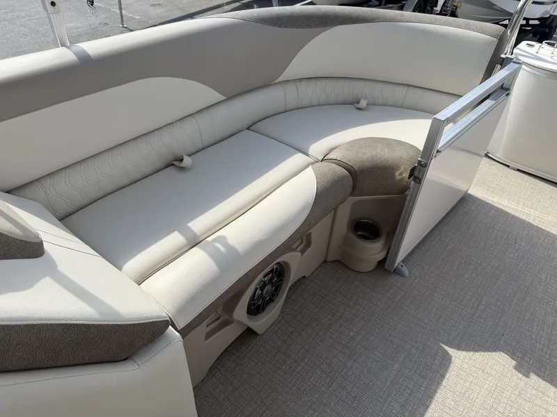 Slide: The Image of Avalon 2385 LSZ QL 2023 - 37