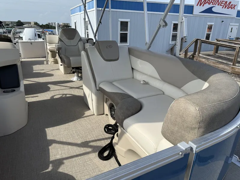 Slide: The Image of Avalon 2385 LSZ QL 2023 - 18