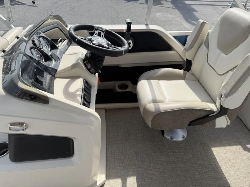 Slide: The Image of Avalon 2385 LSZ QL 2023 - 26