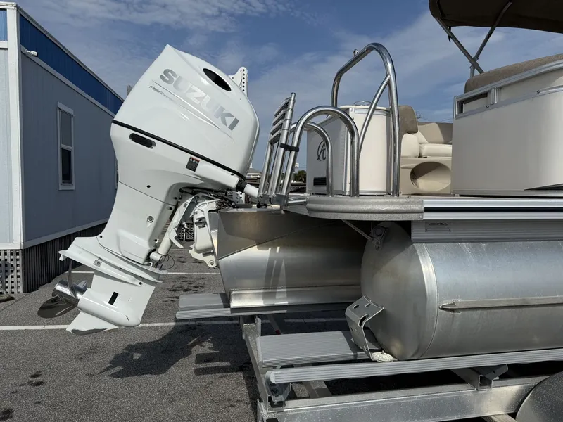 Slide: The Image of Avalon 2385 LSZ QL 2023 - 14