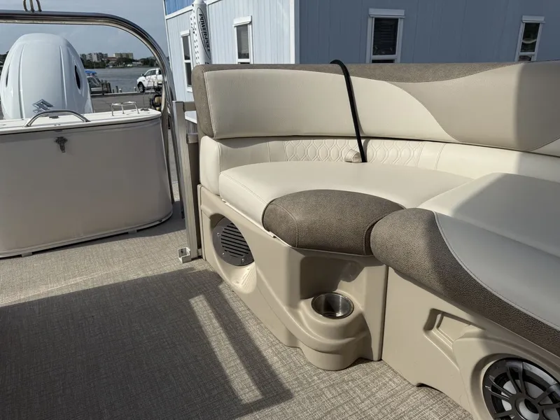 Slide: The Image of Avalon 2385 LSZ QL 2023 - 35