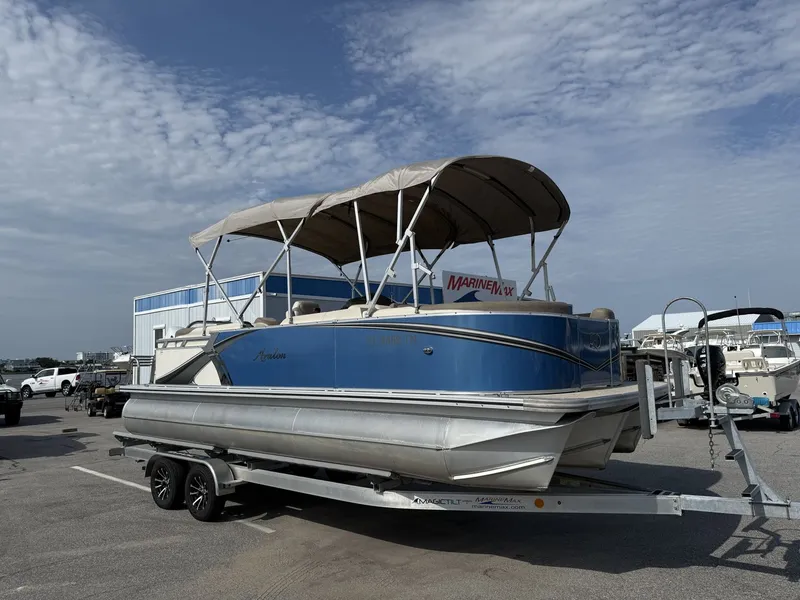 Slide: The Image of Avalon 2385 LSZ QL 2023 - 2