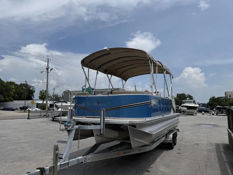 Slide: The Image of Avalon 2385 LSZ QL 2023 - 3