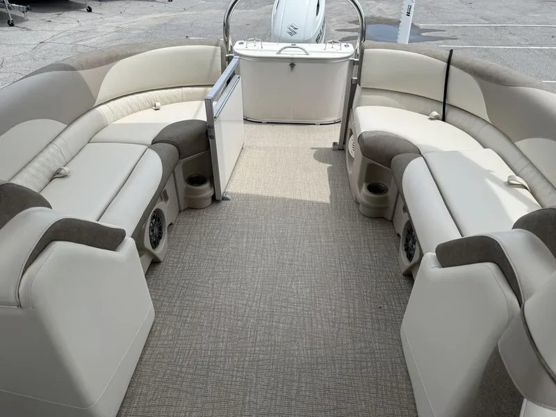 Slide: The Image of Avalon 2385 LSZ QL 2023 - 32