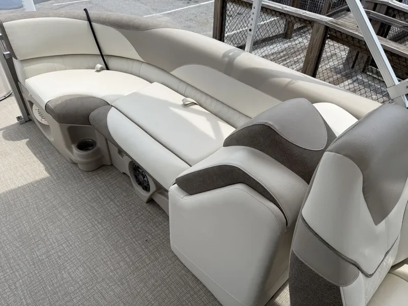 Slide: The Image of Avalon 2385 LSZ QL 2023 - 33