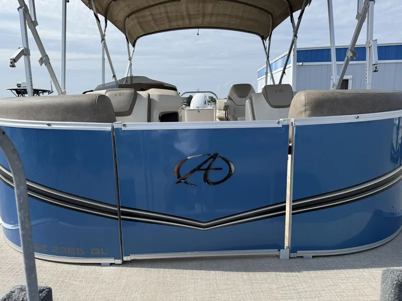 Slide: The Image of Avalon 2385 LSZ QL 2023 - 16