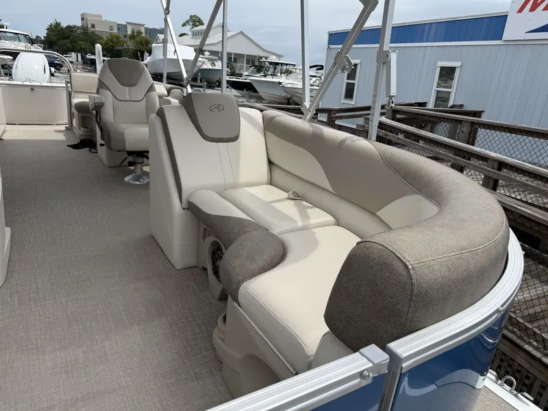 Slide: The Image of Avalon 2385 LSZ QL 2023 - 19