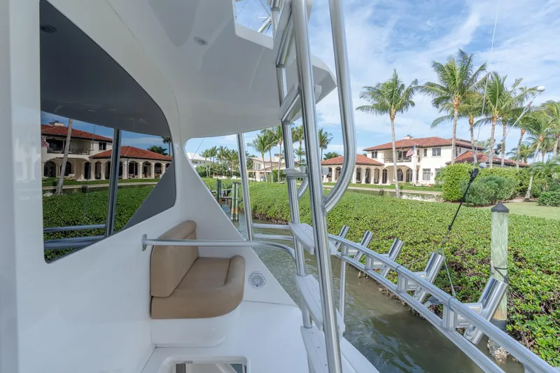 Slide: The Image of Viking 62 Enclosed Bridge Tail Dancer-Seating - 31