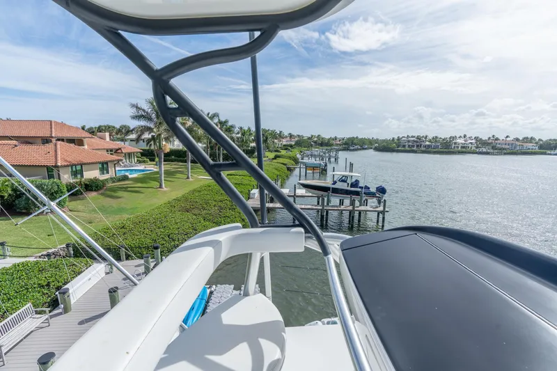 Slide: The Image of Viking 62 Enclosed Bridge Tail Dancer-Bridge - 37