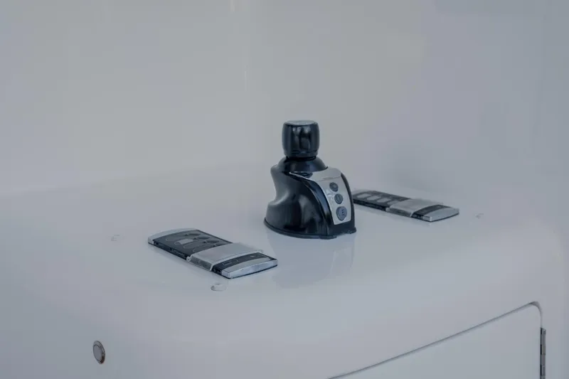 Slide: The Image of Viking 62 Enclosed Bridge Tail Dancer-Electronics - 52