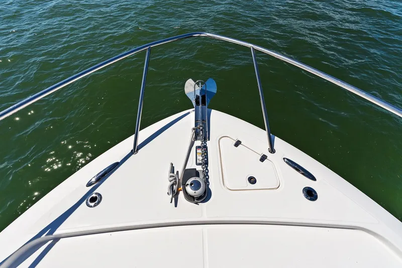 Slide: The Image of Boston Whaler 405 CONQUEST 2025 - 75