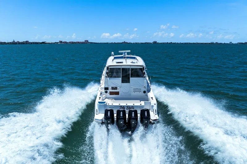 Slide: The Image of Boston Whaler 405 CONQUEST 2025 - 16