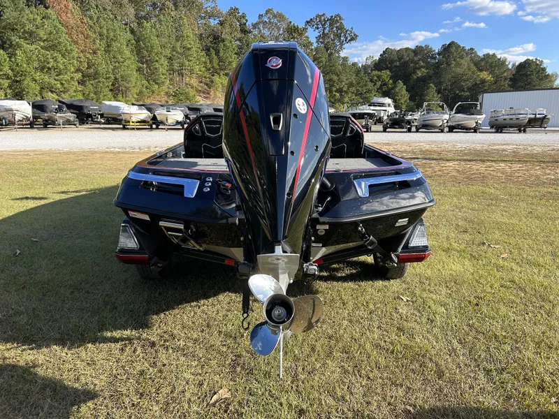 Slide: The Image of Ranger Z520R 2024 - 17