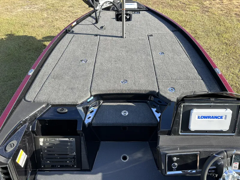 Slide: The Image of Ranger Z520R 2024 - 19