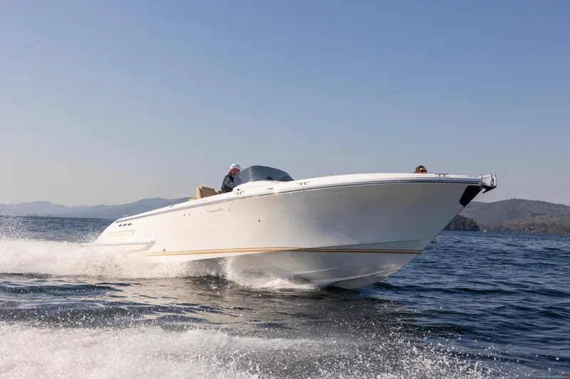 Slide: The Image of 2022 Comitti ISOLA 33 Sport SD cruising on open water. - 36