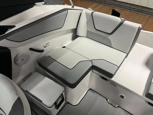 Slide: The Image of Yamaha SX220 2024 - 7