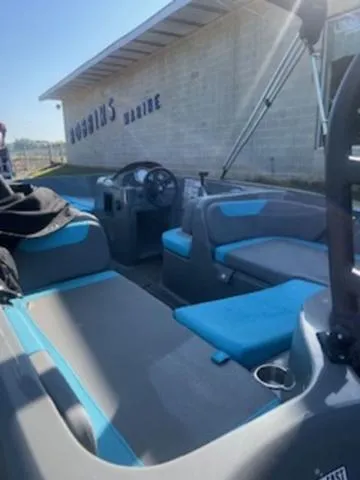 Slide: The Image of Bayliner Element E18 2022 - 3