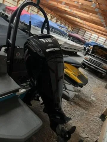 Slide: The Image of Bayliner Element E18 2022 - 4