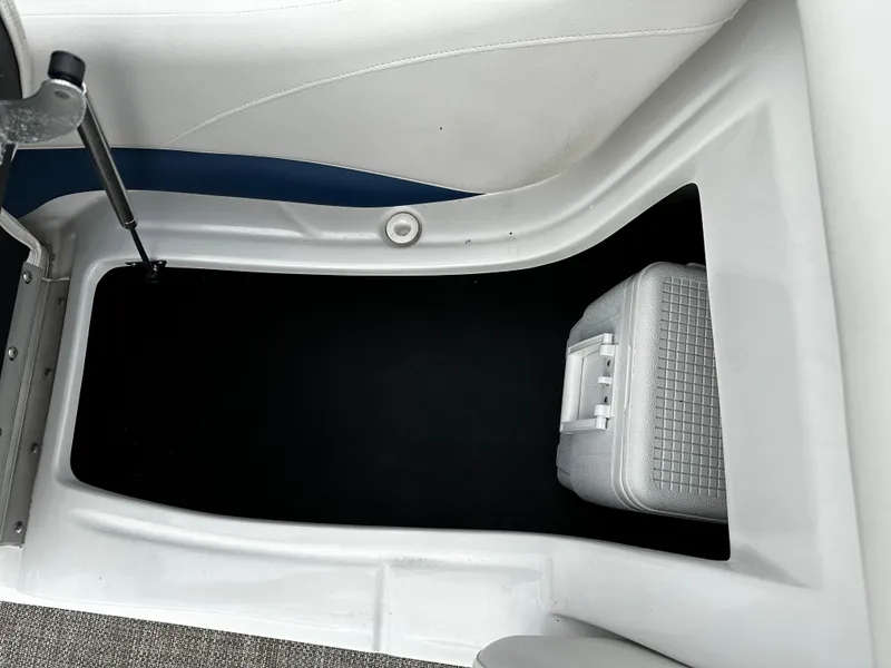 Slide: The Image of Crownline Boats 285 SS 2016 - 57