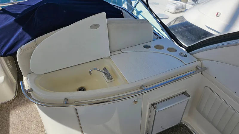 Slide: The Image of Galley area on Maxum 4600 SCB Limited Edition yacht, year 2002. - 12