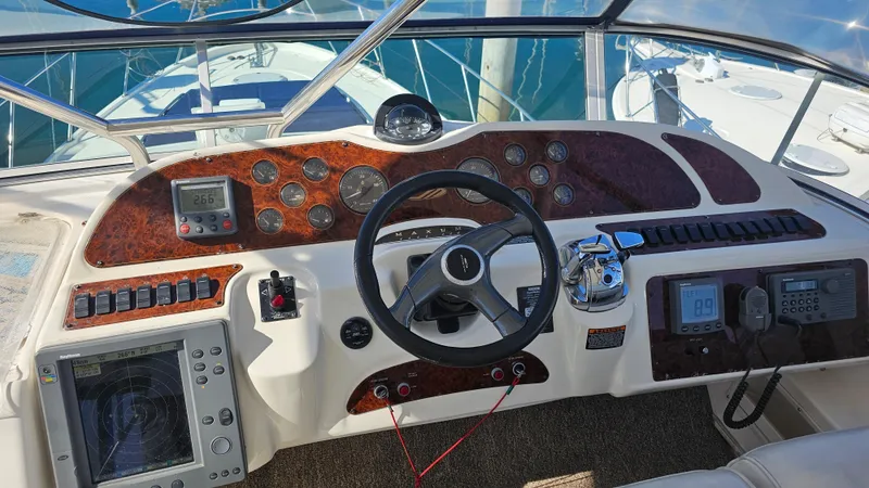 Slide: The Image of Helm of Maxum 4600 SCB Limited Edition yacht, year 2002. - 13