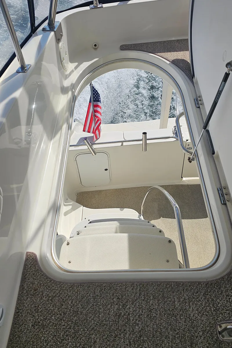 Slide: The Image of Interior of 2002 Maxum 4600 SCB Limited Edition yacht. - 16
