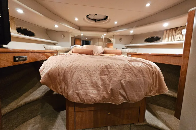 Slide: The Image of Luxurious bedroom in a 2002 Maxum 4600 SCB yacht. - 38