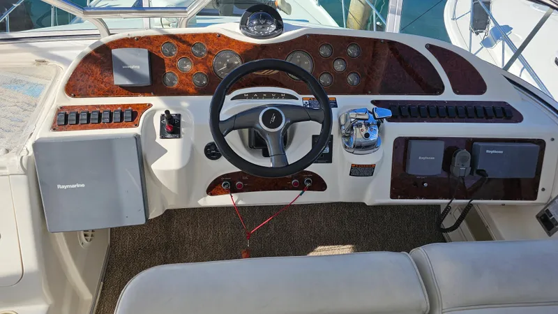 Slide: The Image of Helm of the 2002 Maxum 4600 SCB Limited Edition. - 7