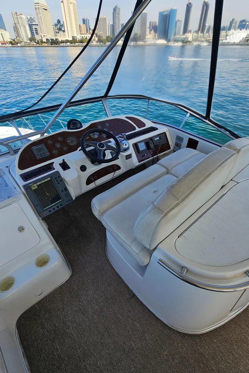 Slide: The Image of Interior of a 2002 Maxum 4600 SCB Limited Edition yacht. - 8
