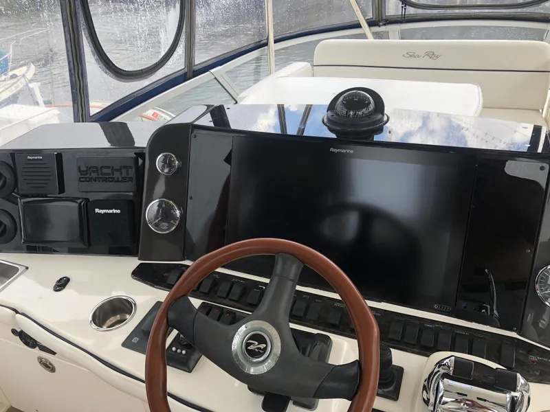 Slide: The Image of Sea Ray 47 Sedan Bridge 2008 - 8