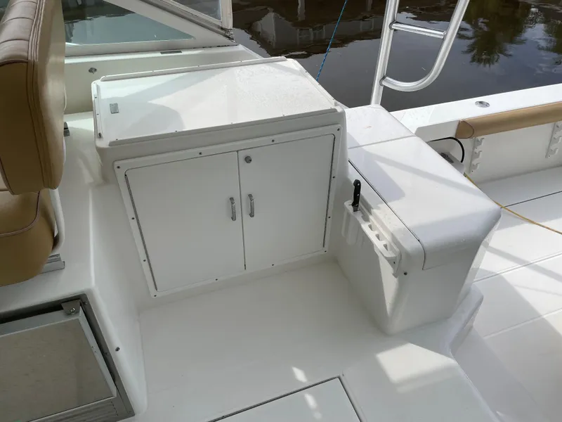 Slide: The Image of Cabo Express 35 - Reelistic - Bait Tackle Station - 11