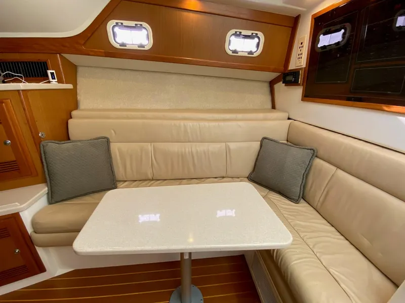 Slide: The Image of Cabo Express 35 - Reelistic - Sofa - 23