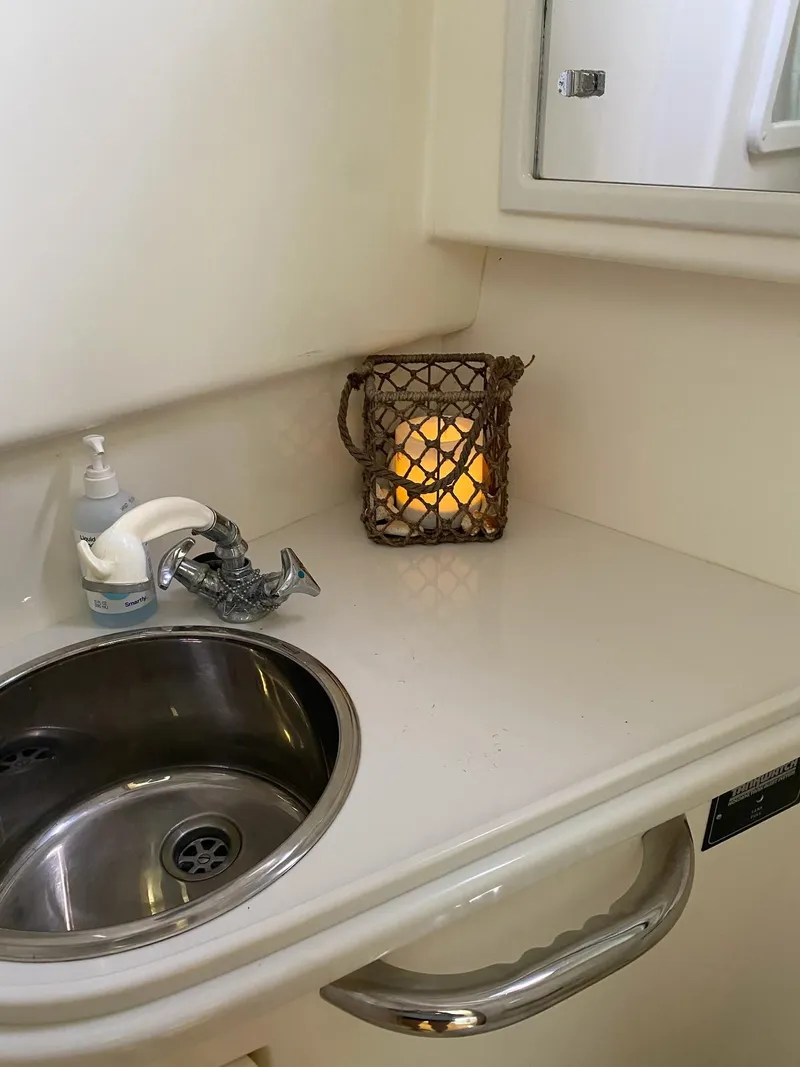 Slide: The Image of Cabo Express 35 - Reelistic - Vanity - 28