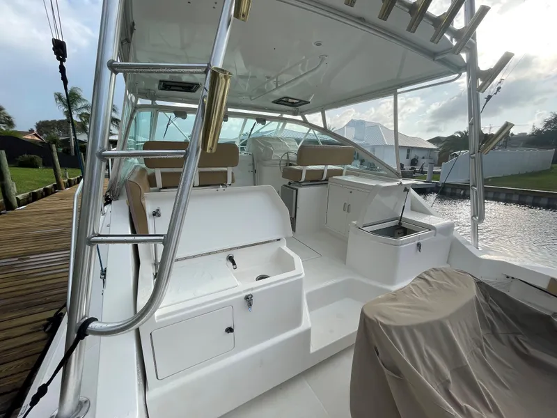 Slide: The Image of Cabo Express 35 - Reelistic - Cockpit - 9