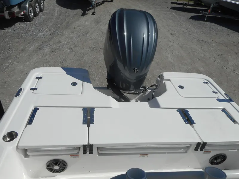 Slide: The Image of 2024 Sea Fox 251 BAYFOX boat stern with outboard motor. - 11