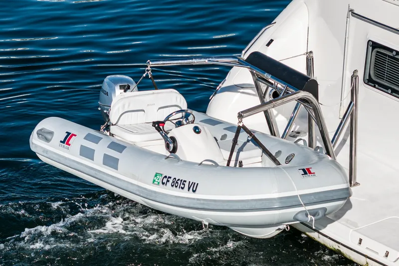 Slide: The Image of Sea Ray 420 Aft Cabin 1997 - 68