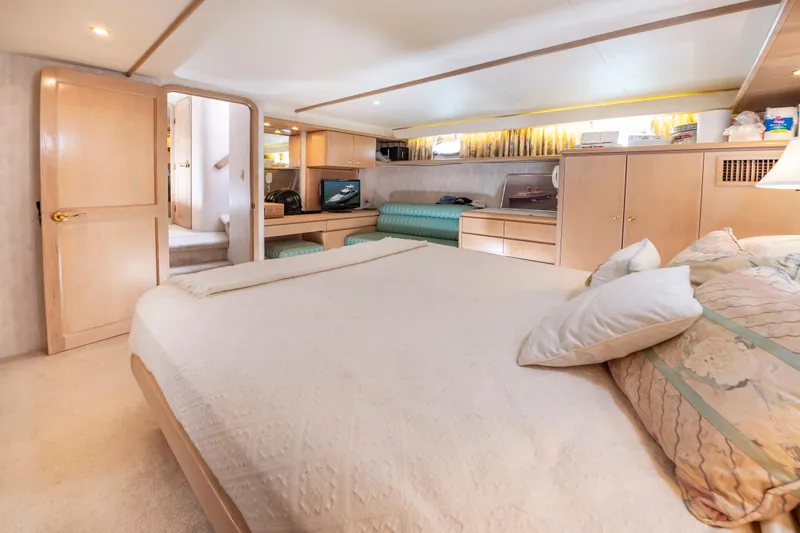 Slide: The Image of Master Stateroom - 33