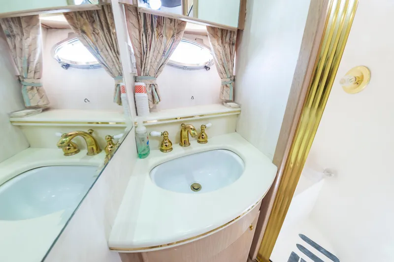 Slide: The Image of Guest Head - 44