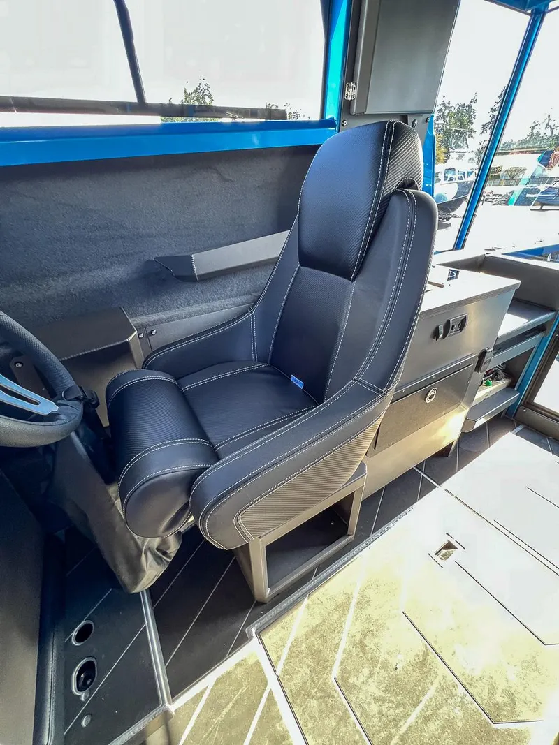 Slide: The Image of Stabi-Craft 2500 Ultracab XL 2026 - 13