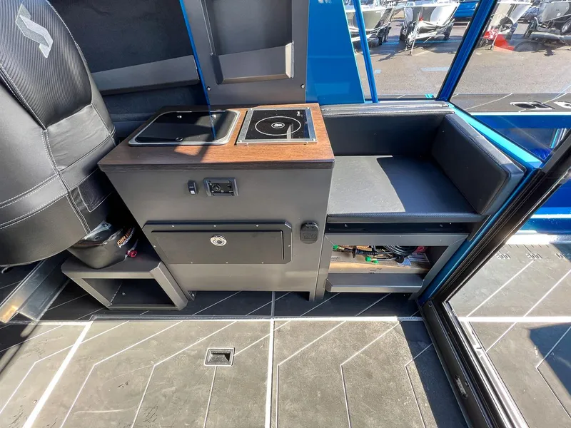 Slide: The Image of Stabi-Craft 2500 Ultracab XL 2026 - 15