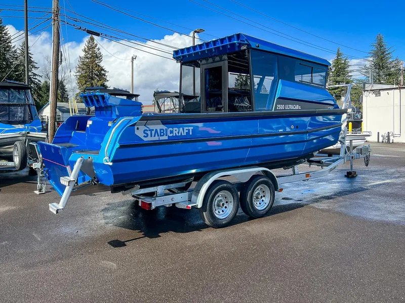 Slide: The Image of Stabi-Craft 2500 Ultracab XL 2026 - 3