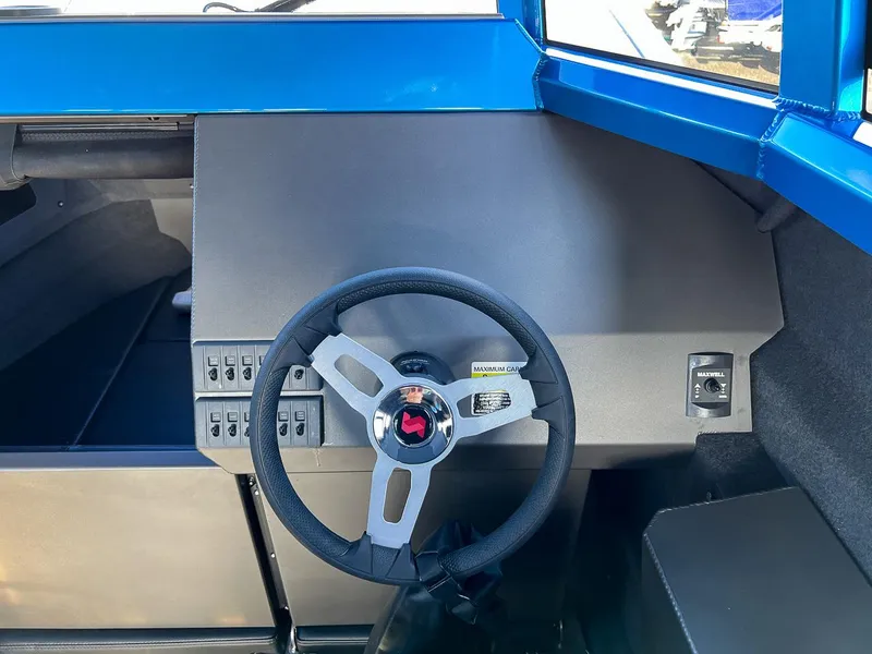 Slide: The Image of Stabi-Craft 2500 Ultracab XL 2026 - 9