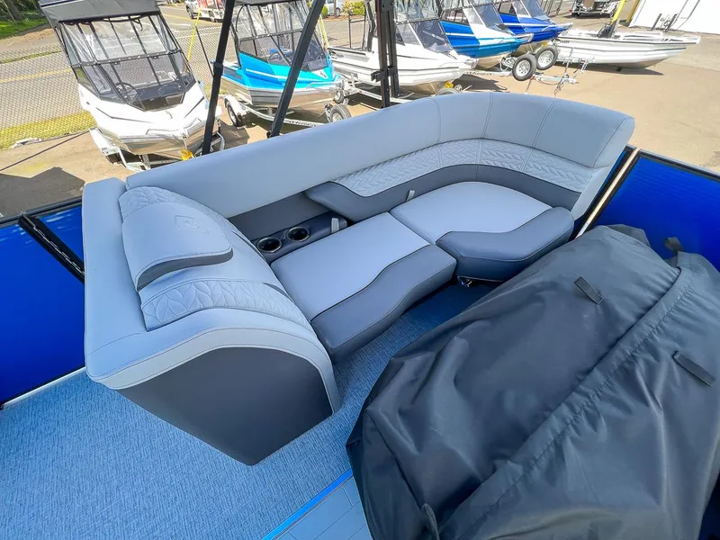 Slide: The Image of Godfrey Monaco 235 Split Bench 2023 - 10