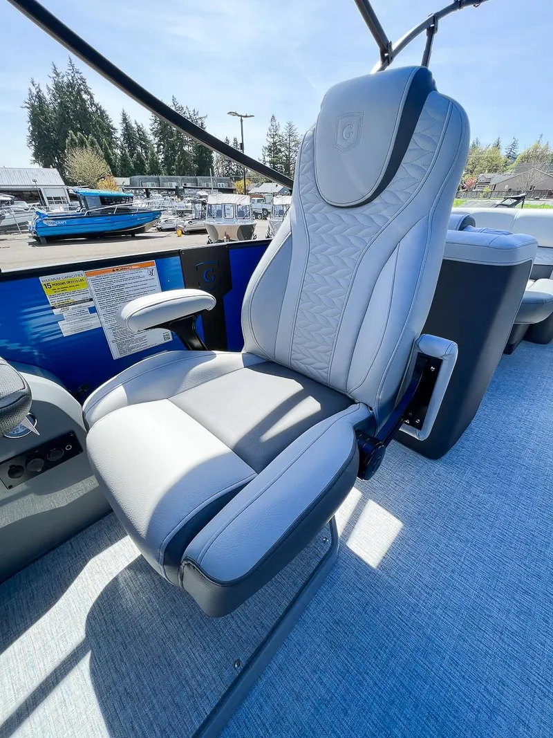 Slide: The Image of Godfrey Monaco 235 Split Bench 2023 - 13