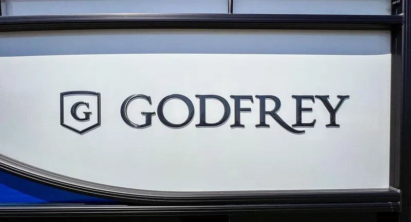 Slide: The Image of Godfrey Monaco 235 Split Bench 2023 - 21