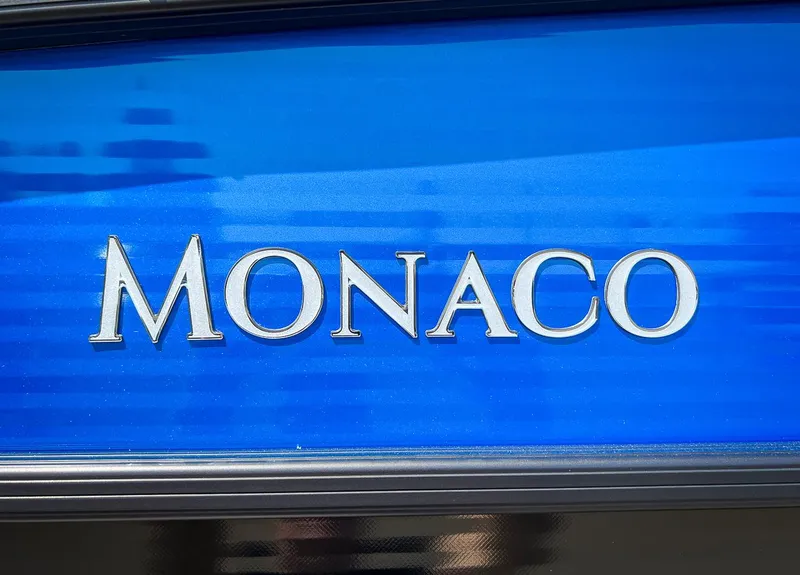 Slide: The Image of Godfrey Monaco 235 Split Bench 2023 - 22